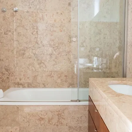 Appartement Plum Guide - City Lights Lissabon